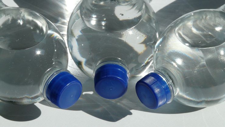 bottiglia di plastica: trucco per le vacanze